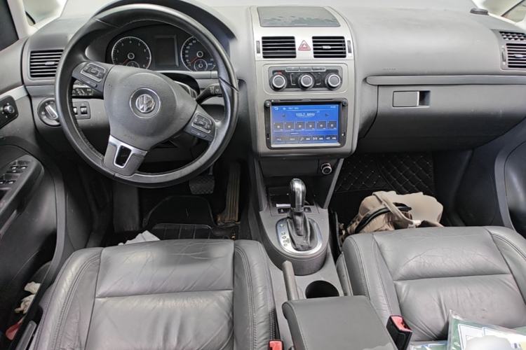 Used Volkswagen Touran 2013 1.4T DSG Comfort Edition 5-Seater Center Console