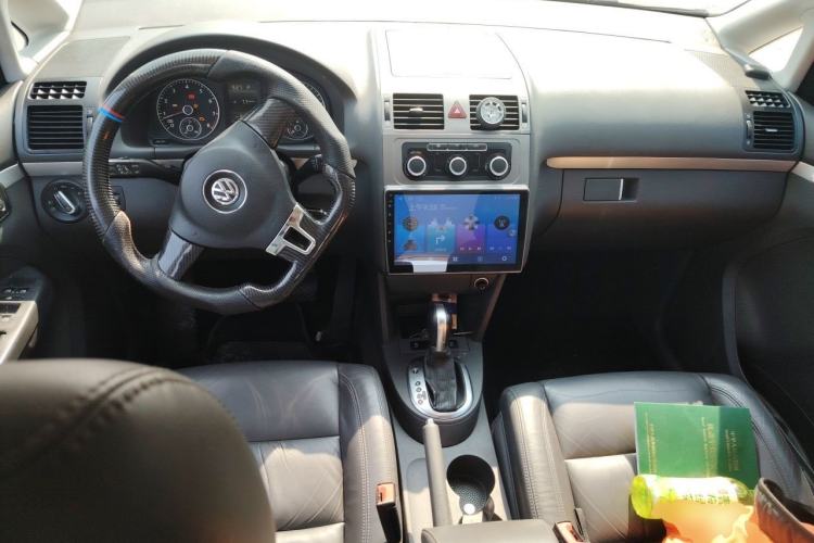 Used Volkswagen Touran 2013 1.4T DSG Comfort Edition 5-Seater Center Console