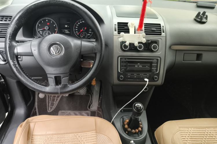 Used Volkswagen Touran 2013 1.4T Manual Fashion Edition 5 Seats Center Console