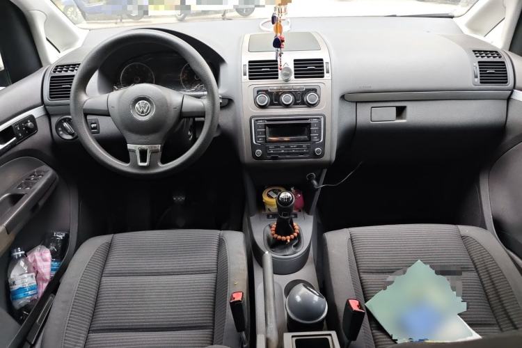 Used Volkswagen Touran 2013 1.4T Manual Fashion Edition 5 Seats Center Console
