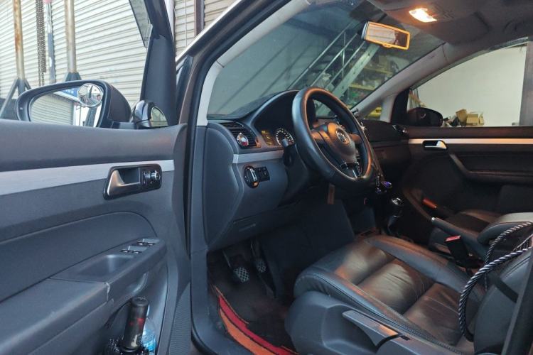 Used Volkswagen Touran 2013 1.4T Manual Comfort Edition 5-Seater Driver Seat