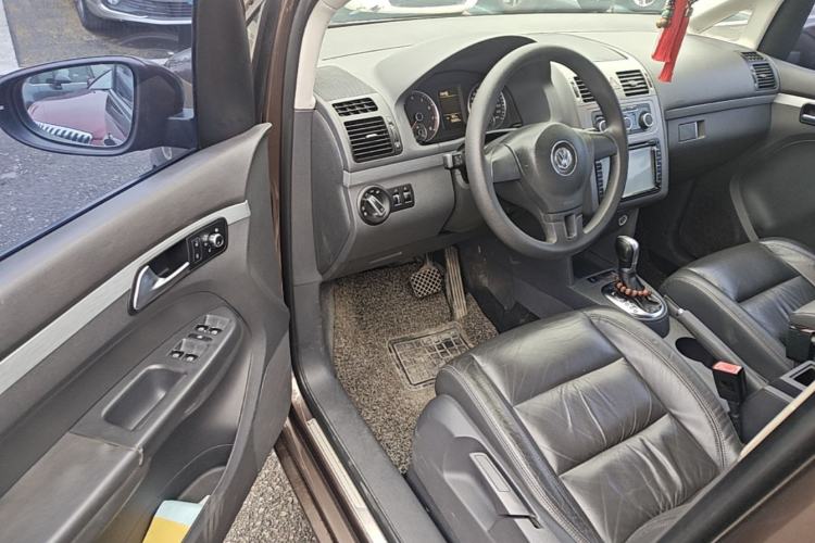 Used Volkswagen Touran 2013 1.4T DSG Comfort Edition 5-Seater Driver Seat