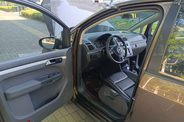 Used Volkswagen Touran 2013 1.4T Manual Fashion Edition 5 Seats Driver Seat