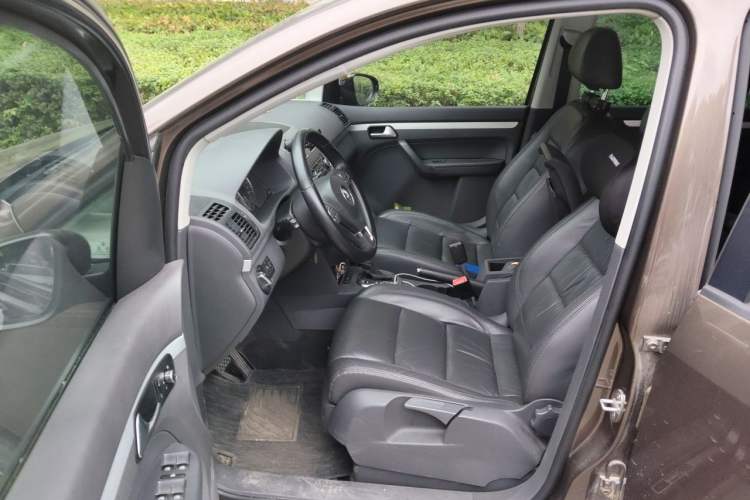 Used Volkswagen Touran 2013 1.4T DSG Smart Edition 7-Seater Driver Seat