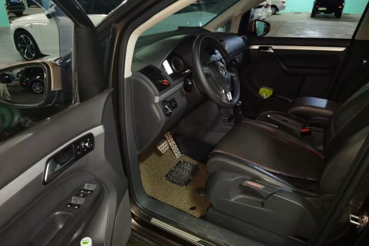 Used Volkswagen Touran 2013 1.4T DSG Comfort Edition 5-Seater Driver Seat