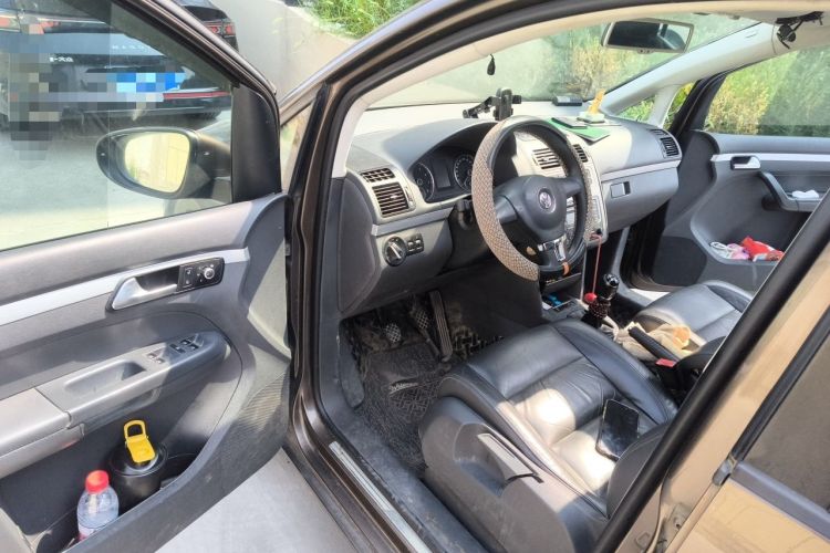 Used Volkswagen Touran 2013 1.4T Manual Comfort Edition 5-Seater Driver Seat
