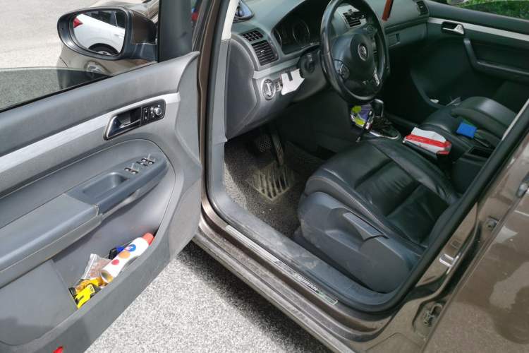 Used Volkswagen Touran 2013 1.4T DSG Crystal Edition 5-Seater Driver Seat