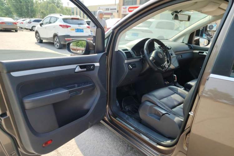 Used Volkswagen Touran 2013 1.4T DSG Comfort Edition 5-Seater Driver Seat