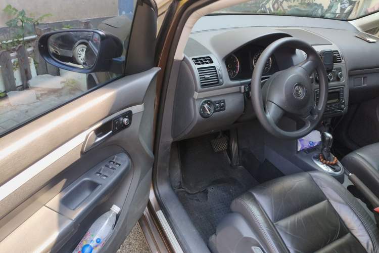 Used Volkswagen Touran 2013 1.4T DSG Comfort Edition 5-Seater Driver Seat
