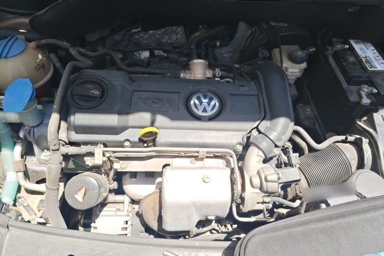 Used Volkswagen Touran 2013 1.4T Manual Fashion Edition 5 Seats Engine Bay