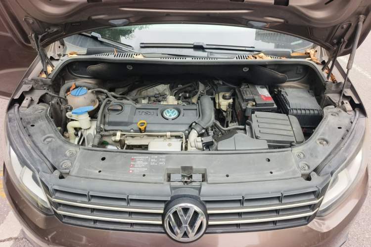 Used Volkswagen Touran 2013 1.4T DSG Smart Edition 5-seater Engine Bay