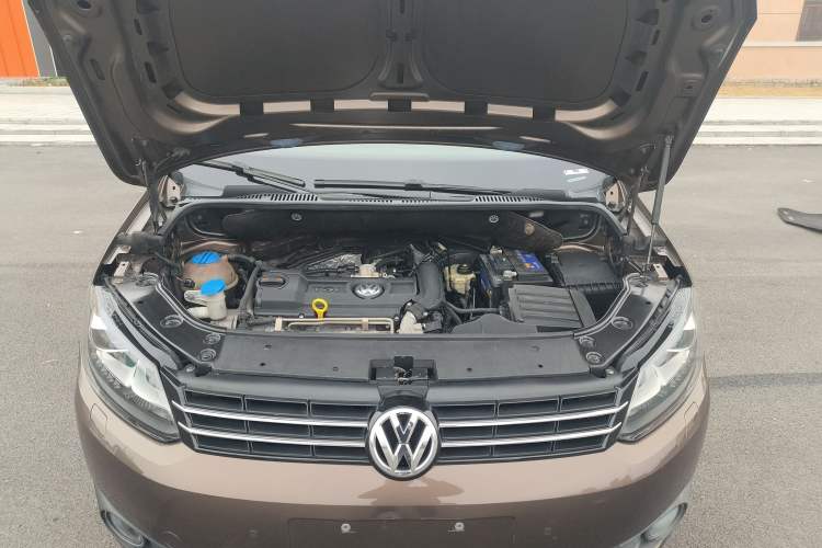 Used Volkswagen Touran 2013 1.4T DSG Brilliant Edition 7-Seater Engine Bay
