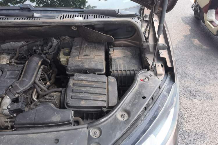 Used Volkswagen Touran 2013 1.4T DSG Comfort Edition 5-Seater Engine Bay Left