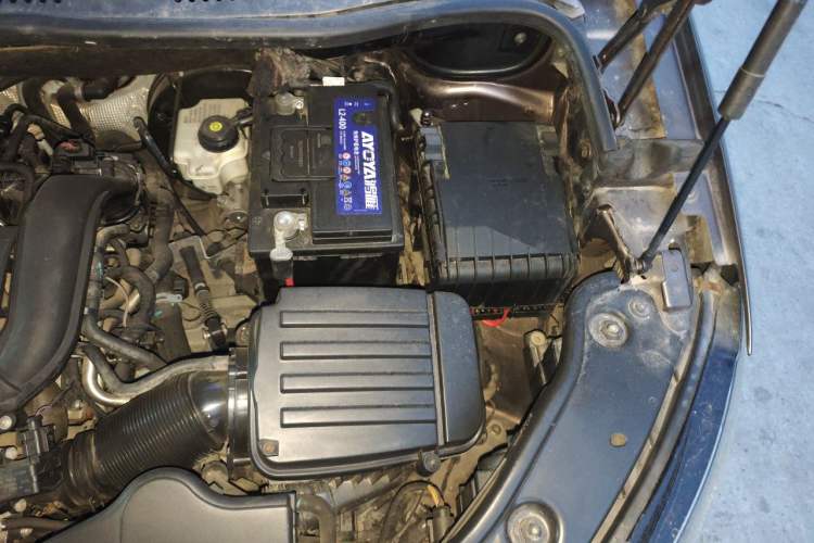 Used Volkswagen Touran 2013 1.4T Manual Comfort Edition 5-Seater Engine Bay Left