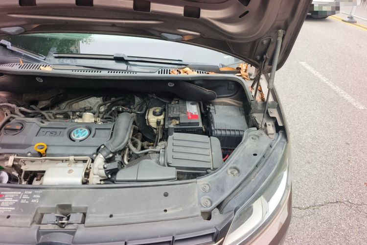 Used Volkswagen Touran 2013 1.4T DSG Smart Edition 5-seater Engine Bay Left