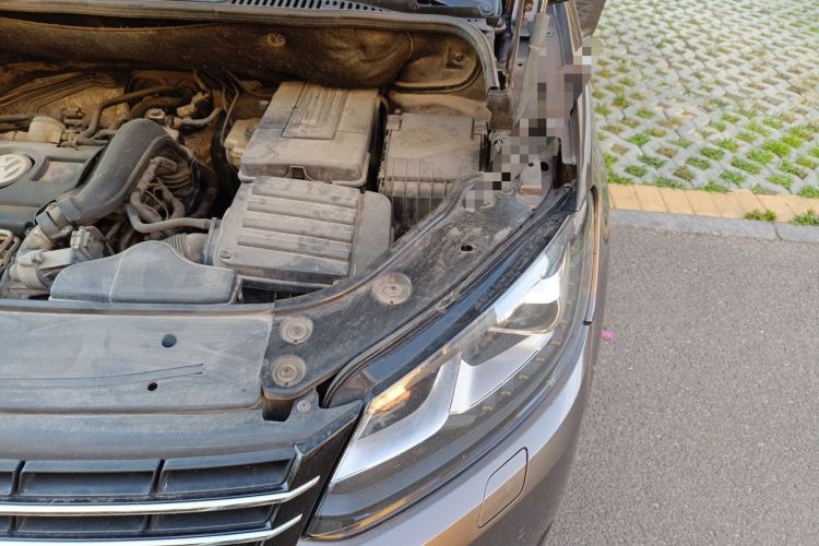 Used Volkswagen Touran 2013 1.4T DSG Brilliant Edition 7-Seater Engine Bay Left