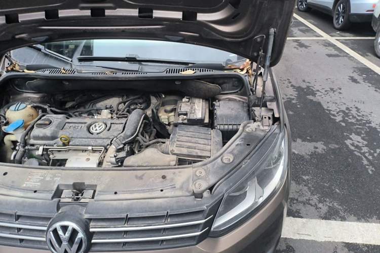 Used Volkswagen Touran 2013 1.4T Manual Comfort Edition 5-Seater Engine Bay Left