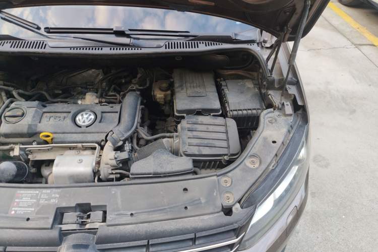 Used Volkswagen Touran 2013 1.4T DSG Crystal Edition 5-Seater Engine Bay Left