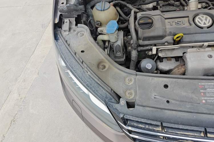 Used Volkswagen Touran 2013 1.4T DSG Comfort Edition 5-Seater Engine Bay Right