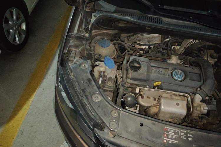 Used Volkswagen Touran 2013 1.4T DSG Comfort Edition 5-Seater Engine Bay Right