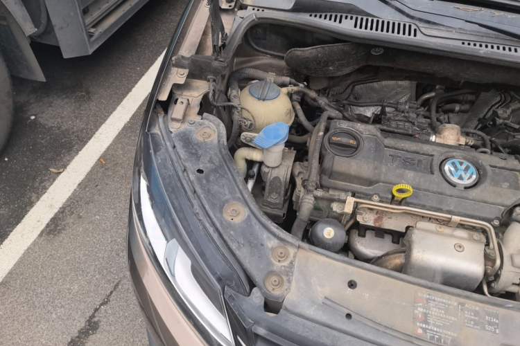 Used Volkswagen Touran 2013 1.4T DSG Comfort Edition 5-Seater Engine Bay Right