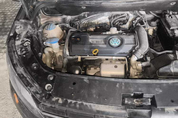 Used Volkswagen Touran 2013 1.4T DSG Comfort Edition 5-Seater Engine Bay Right