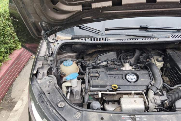 Used Volkswagen Touran 2013 1.4T DSG Smart Edition 7-Seater Engine Bay Right