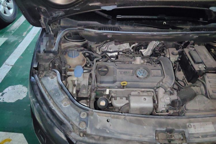 Used Volkswagen Touran 2013 1.4T DSG Comfort Edition 5-Seater Engine Bay Right