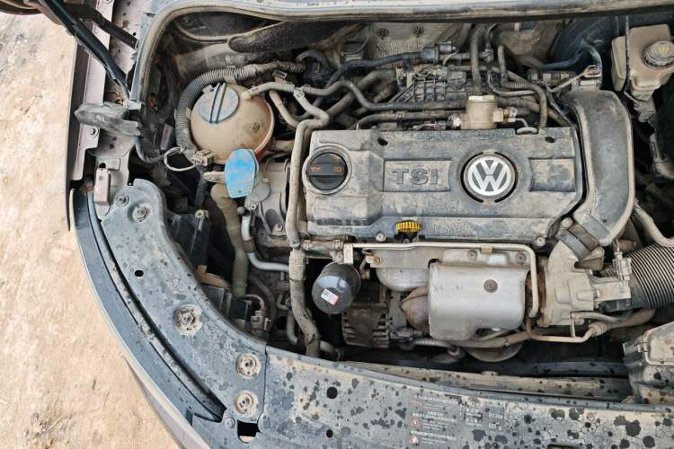Used Volkswagen Touran 2013 1.4T Manual Comfort Edition 5-Seater Engine Bay Right