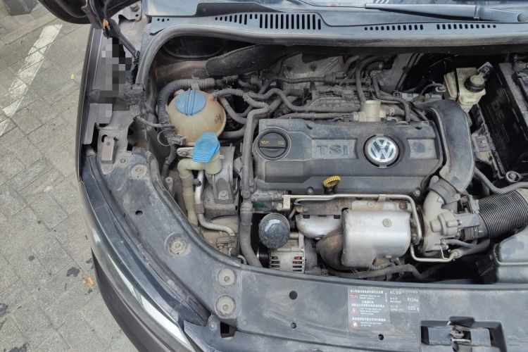 Used Volkswagen Touran 2013 1.4T Manual Comfort Edition 5-Seater Engine Bay Right