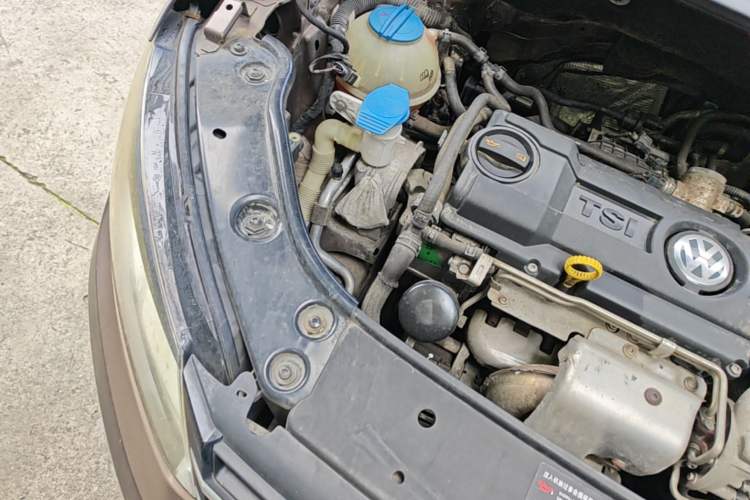 Used Volkswagen Touran 2013 1.4T DSG Comfort Edition 5-Seater Engine Bay Right