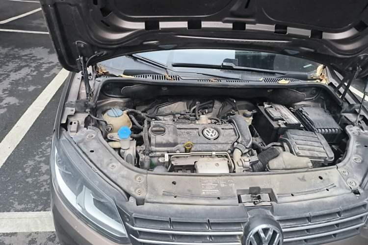 Used Volkswagen Touran 2013 1.4T Manual Comfort Edition 5-Seater Engine Bay Right