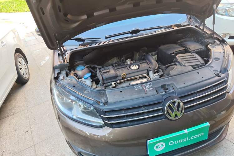 Used Volkswagen Touran 2013 1.4T Manual Fashion Edition 5 Seats Engine Bay Right