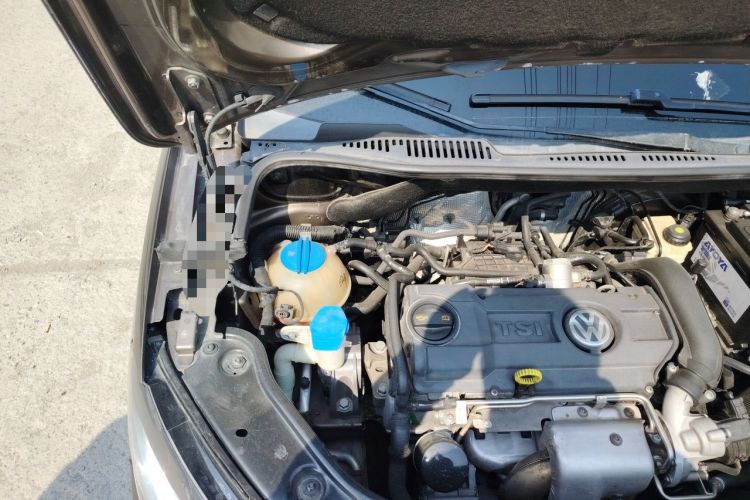 Used Volkswagen Touran 2013 1.4T DSG Comfort Edition 5-Seater Engine Bay Right