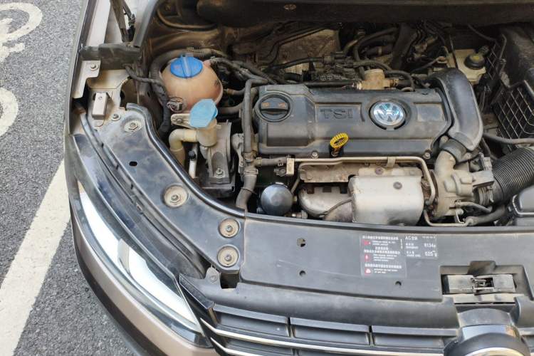 Used Volkswagen Touran 2013 1.4T DSG Comfort Edition 5-Seater Engine Bay Right