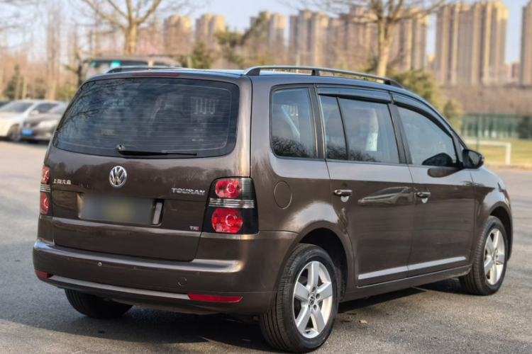 Used Volkswagen Touran 2013 1.4T Manual Fashion Edition 5 Seats Exterior 3
