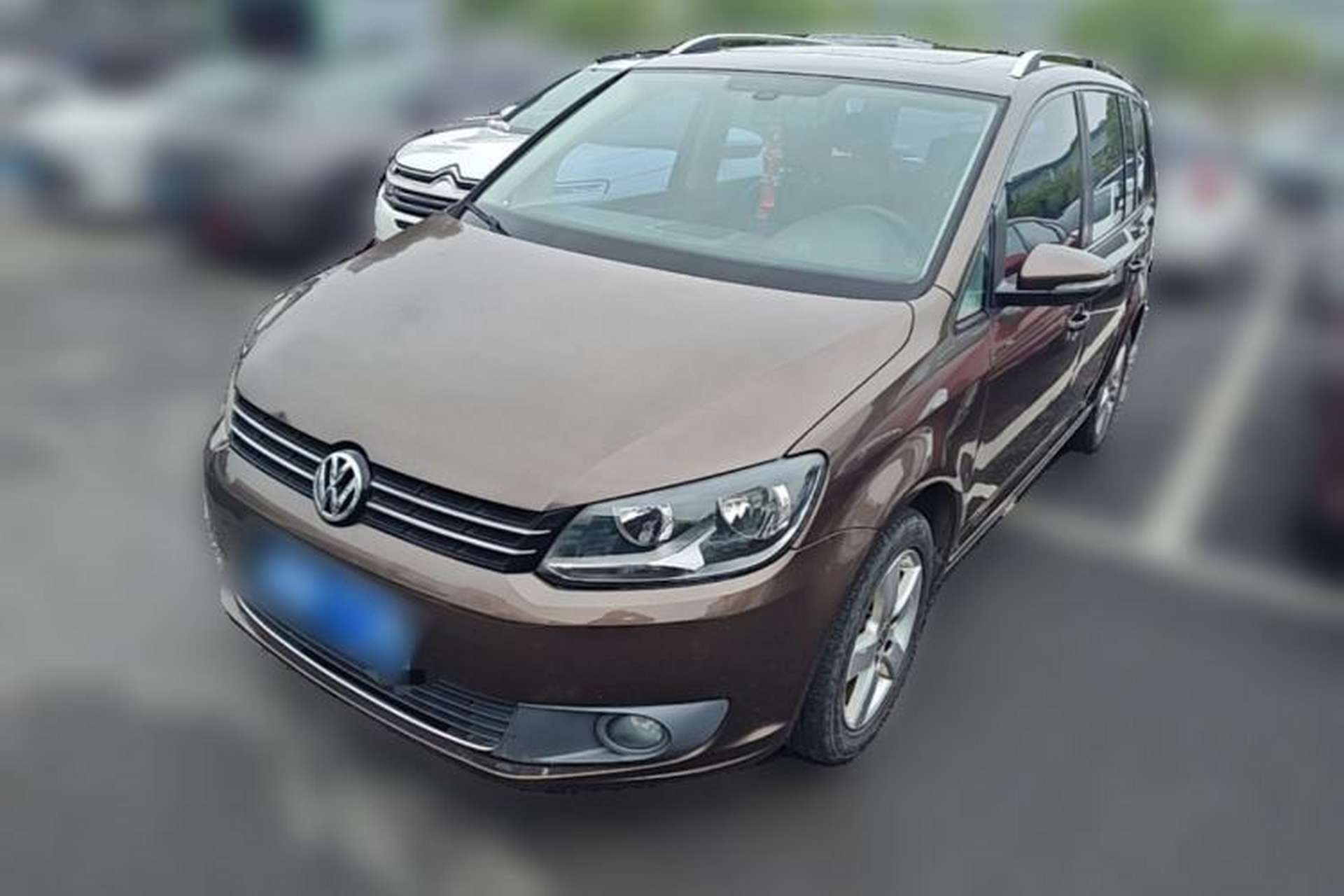 Used Volkswagen Touran 2013 1.4T DSG Comfort Edition 5-Seater Front Left 45 Deg