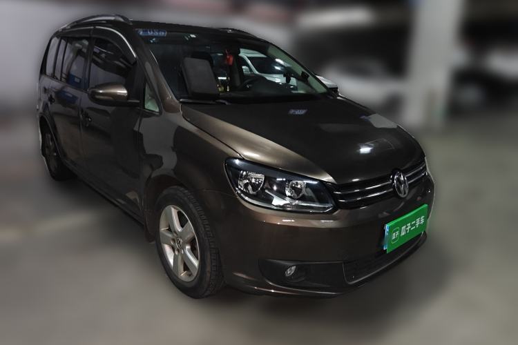 Used Volkswagen Touran 2013 1.4T Manual Fashion Edition 5 Seats Front Right 45 Deg