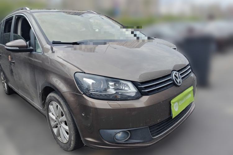 Used Volkswagen Touran 2013 1.4T DSG Crystal Edition 5-Seater Front Right 45 Deg