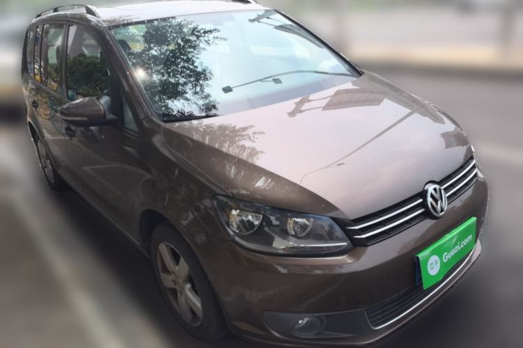 Used Volkswagen Touran 2013 1.4T DSG Comfort Edition 5-Seater Front Right 45 Deg