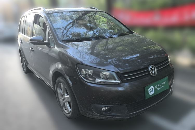 Used Volkswagen Touran 2013 1.4T Manual Comfort Edition 5-Seater Front Right 45 Deg