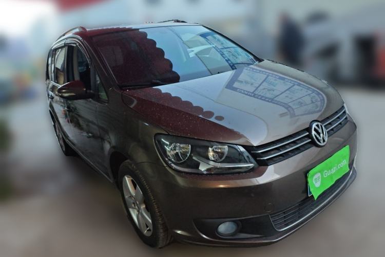 Used Volkswagen Touran 2013 1.4T Manual Comfort Edition 5-Seater Front Right 45 Deg