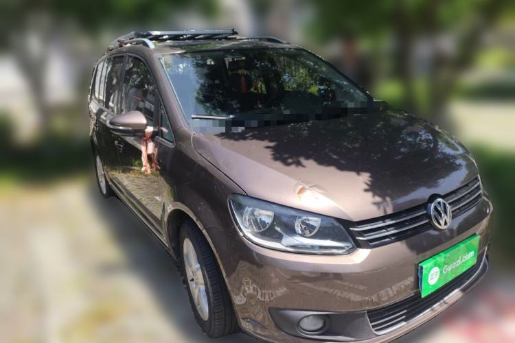 Used Volkswagen Touran 2013 1.4T Manual Comfort Edition 5-Seater Front Right 45 Deg