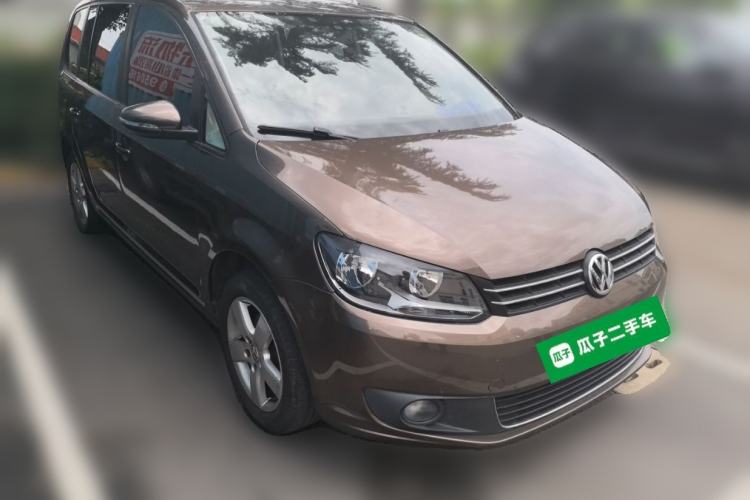 Used Volkswagen Touran 2013 1.4T DSG Comfort Edition 5-Seater Front Right 45 Deg