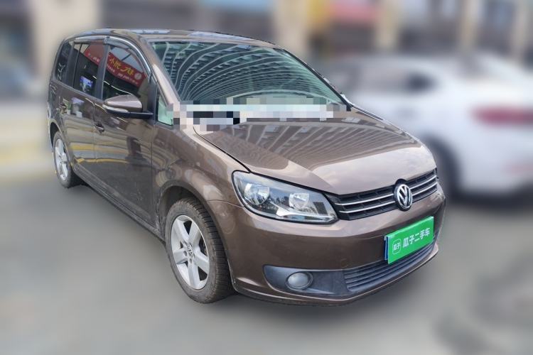 Used Volkswagen Touran 2013 1.4T Manual Fashion Edition 5 Seats Front Right 45 Deg
