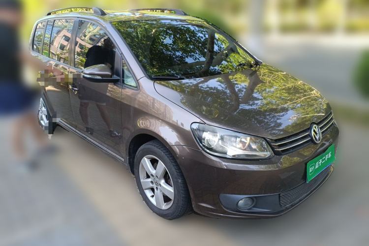Used Volkswagen Touran 2013 1.4T Manual Fashion Edition 5 Seats Front Right 45 Deg
