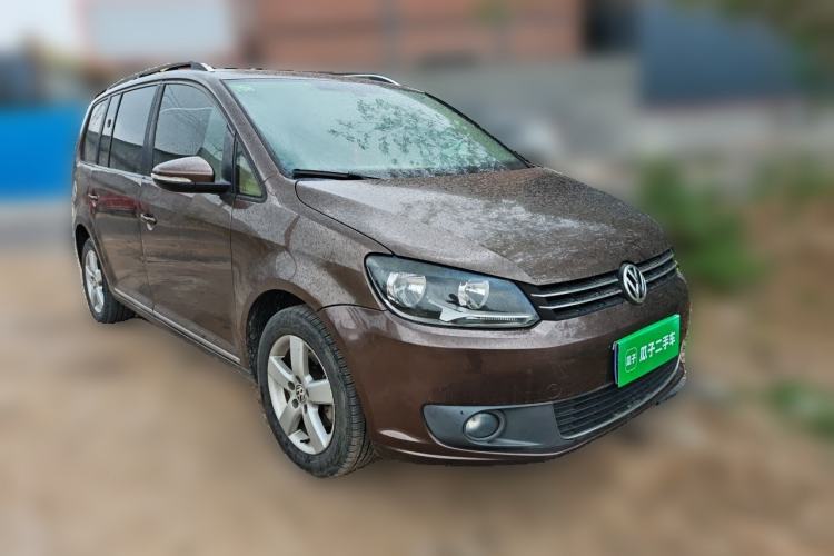 Used Volkswagen Touran 2013 1.4T Manual Comfort Edition 5-Seater Front Right 45 Deg
