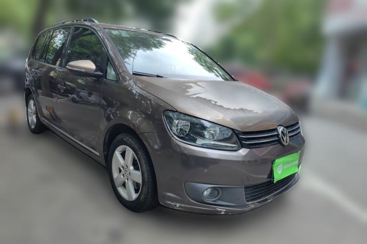 Used Volkswagen Touran 2013 1.4T Manual Comfort Edition 5-Seater Front Right 45 Deg