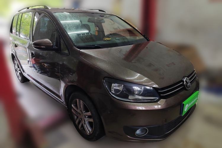 Used Volkswagen Touran 2013 1.4T DSG Smart Edition 5-seater Front Right 45 Deg