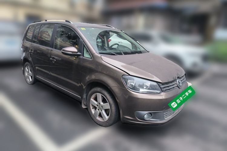 Used Volkswagen Touran 2013 1.4T Manual Comfort Edition 5-Seater Front Right 45 Deg